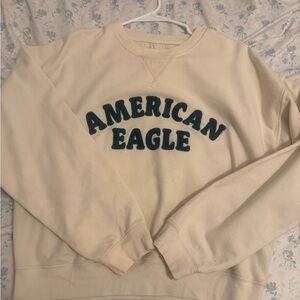 American Eagle Cream Sweatshirt